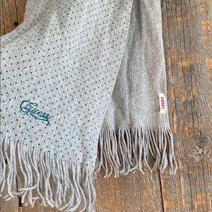Polkadot Guess scarf with rhinestones & tassels 🤩